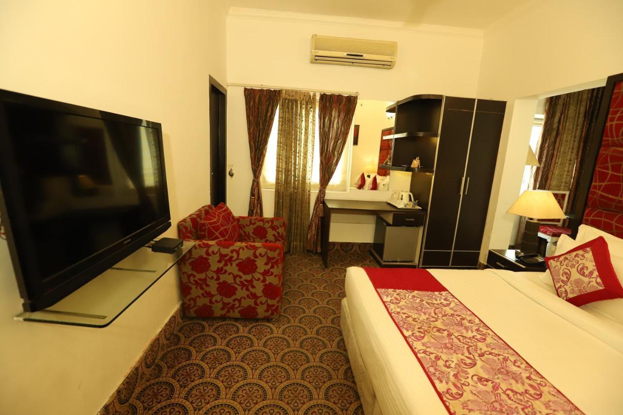 Hotel Capitol Hills - Greater Kailash Delhi Нью-Делі Екстер'єр фото