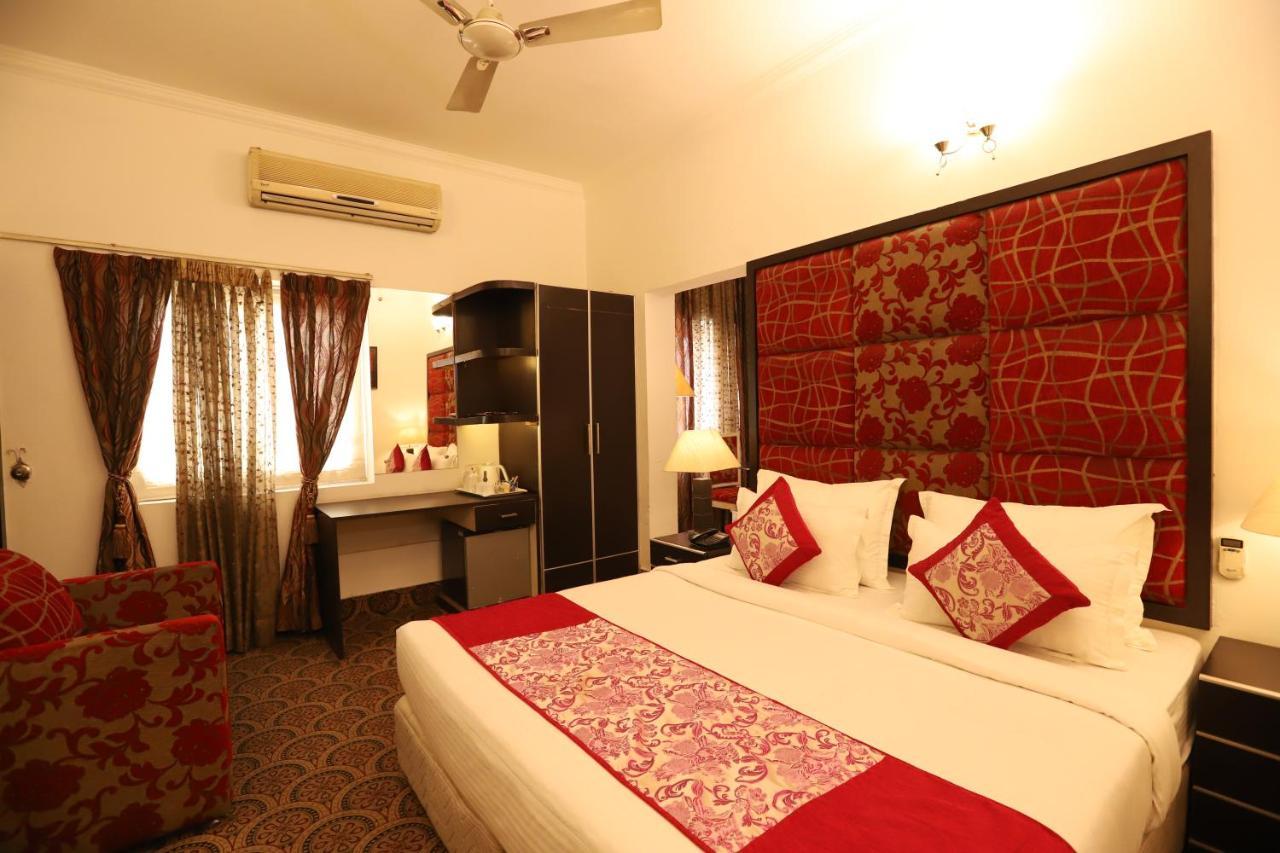 Hotel Capitol Hills - Greater Kailash Delhi Нью-Делі Екстер'єр фото