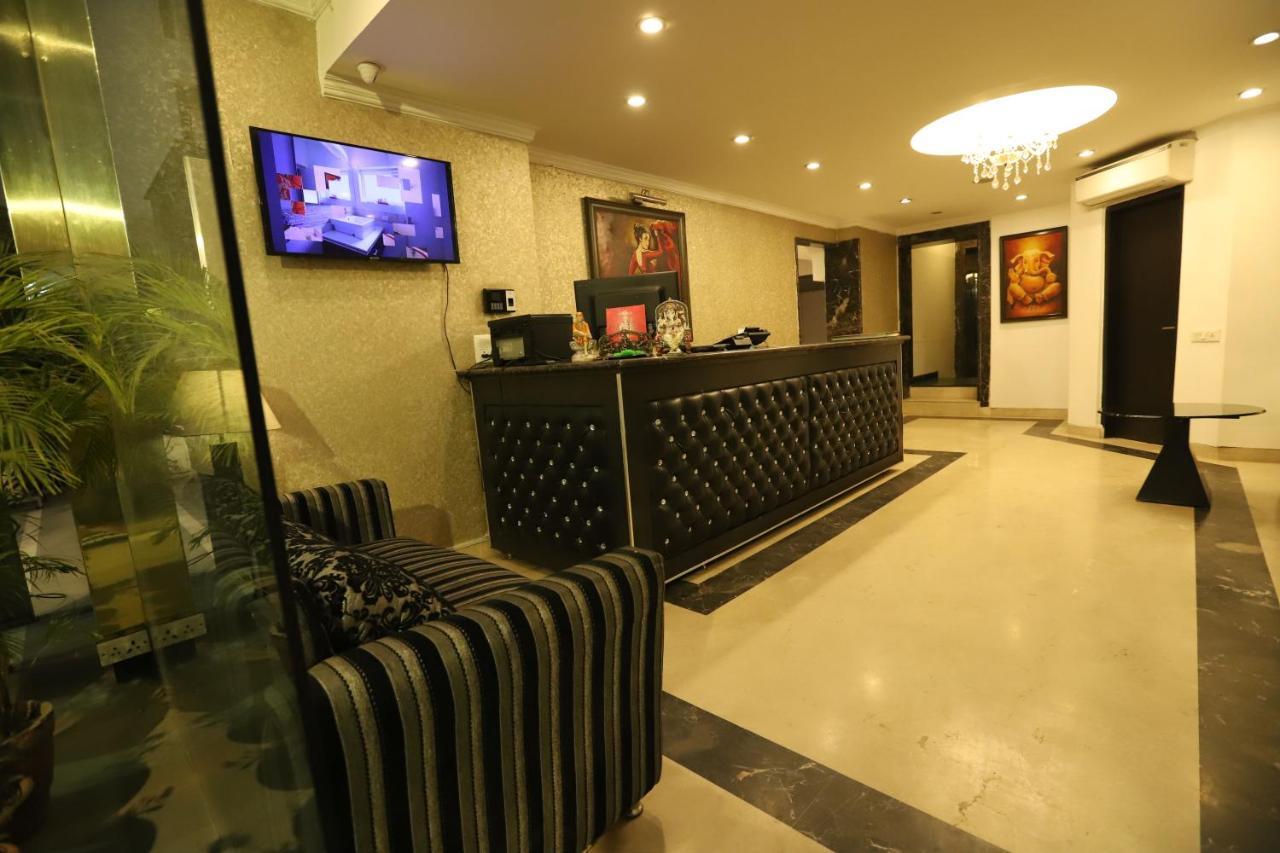 Hotel Capitol Hills - Greater Kailash Delhi Нью-Делі Екстер'єр фото